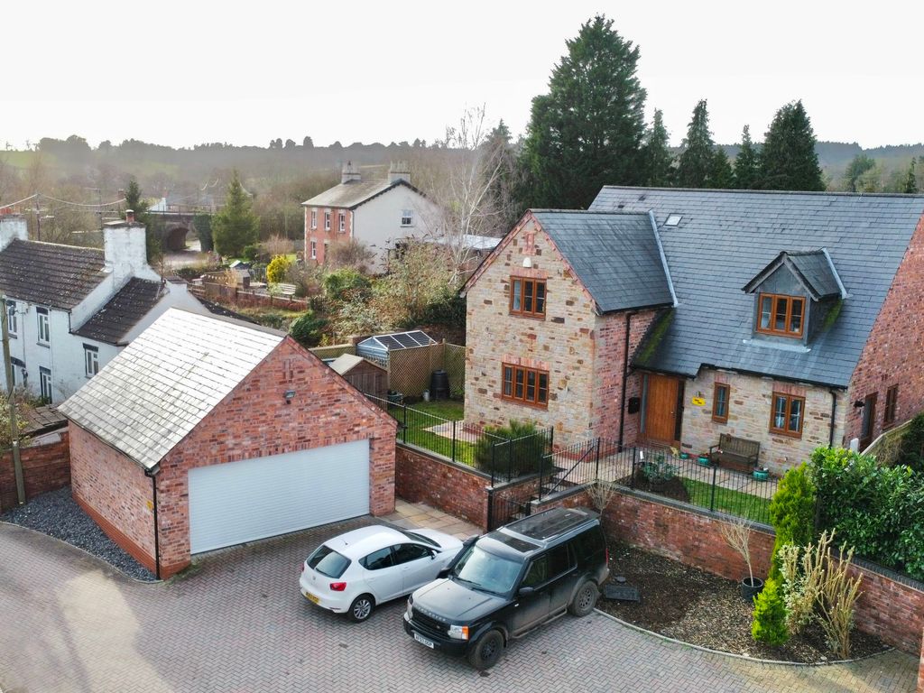 4 bed detached house for sale in Bullo Pill, Newnham GL14, £575,000