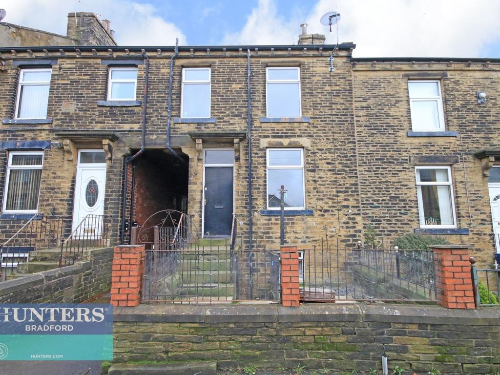 1 bed terraced house for sale in Shetcliffe Lane, Bierley, Bradford BD4, £70,000