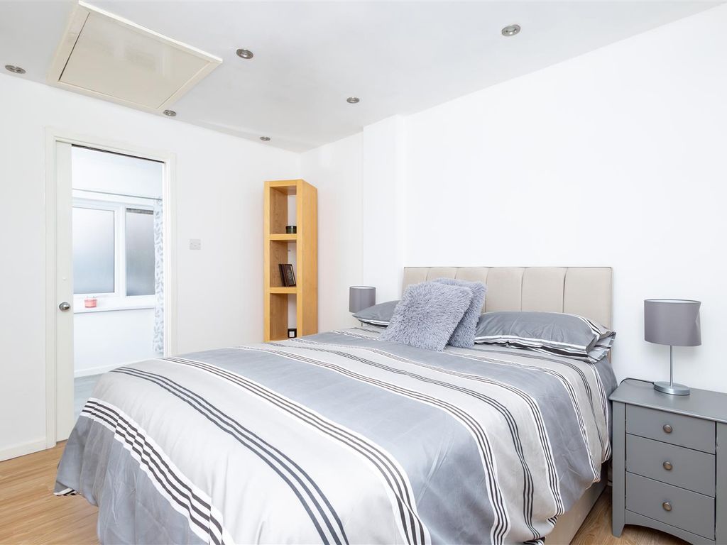 4 bed link-detached house for sale in Laurel Hill Avenue, Colton, Leeds LS15, £360,000