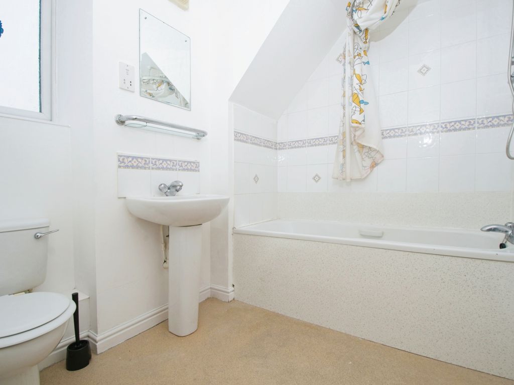 2 bed flat for sale in The Landings, Penarth, Vale Of Glamorgan CF64, £210,000