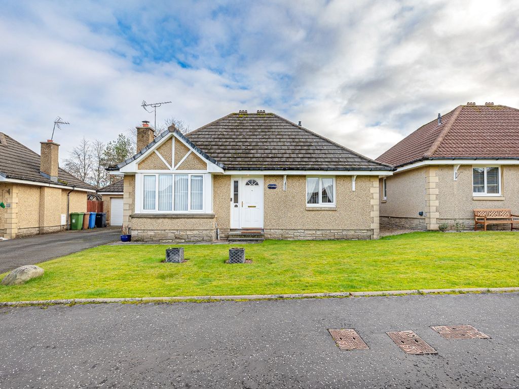 3 bed detached bungalow for sale in King O Muirs Drive, Tullibody, Alloa FK10, £264,500