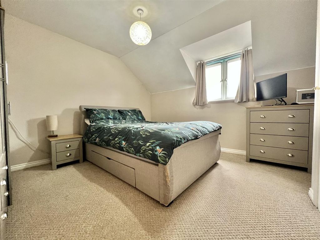 2 bed terraced house for sale in Jay Walk, Gillingham SP8, £200,000