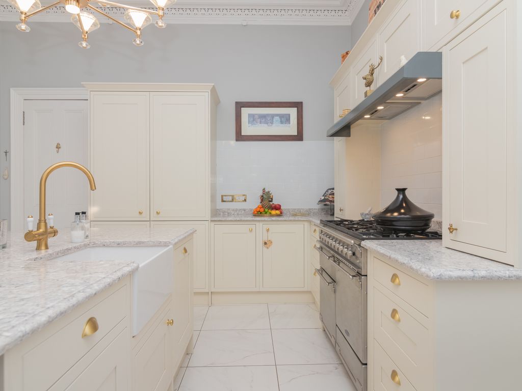 3 bed flat for sale in Sinclair Street, Helensburgh, Glasgow G84, £500,000