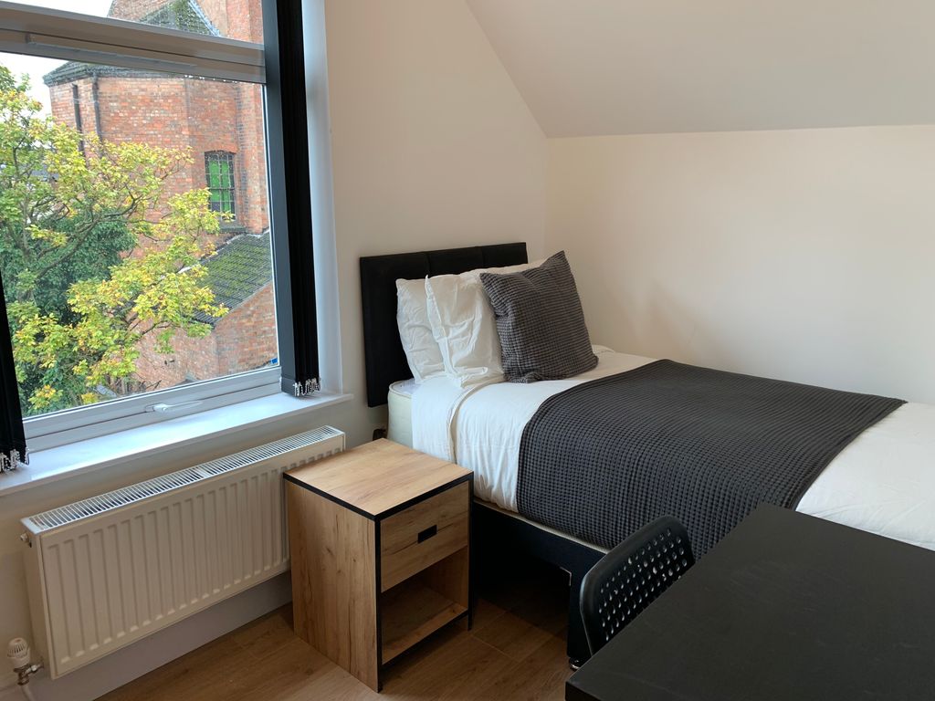 Room to rent in Wardwick, Derby DE1, £433 pcm
