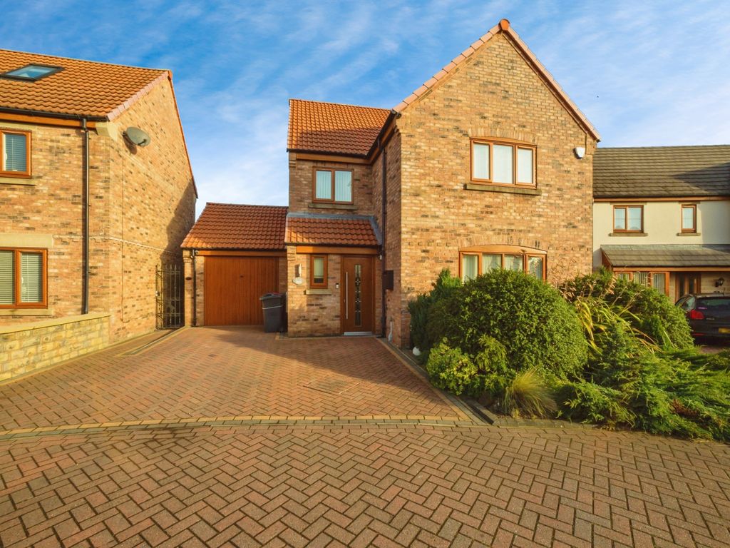 5 bed detached house for sale in The Old Stables, Rotherham S62, £450,000