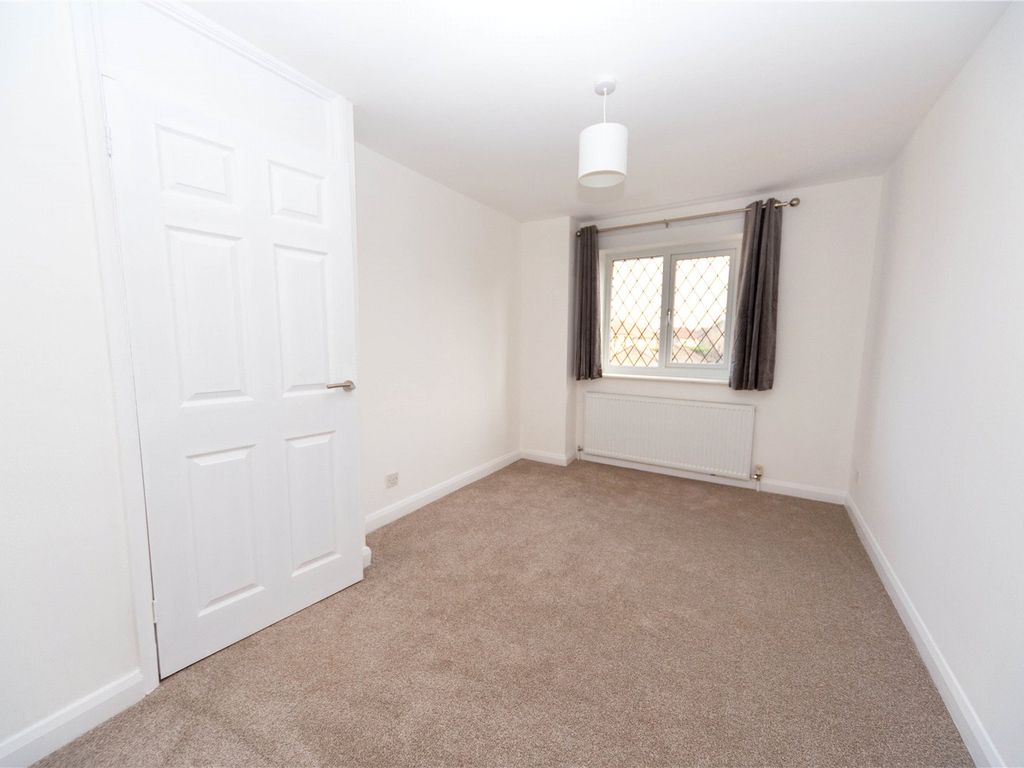 3 bed end terrace house to rent in Summerhill Close, St. Mellons, Cardiff CF3, £1,200 pcm