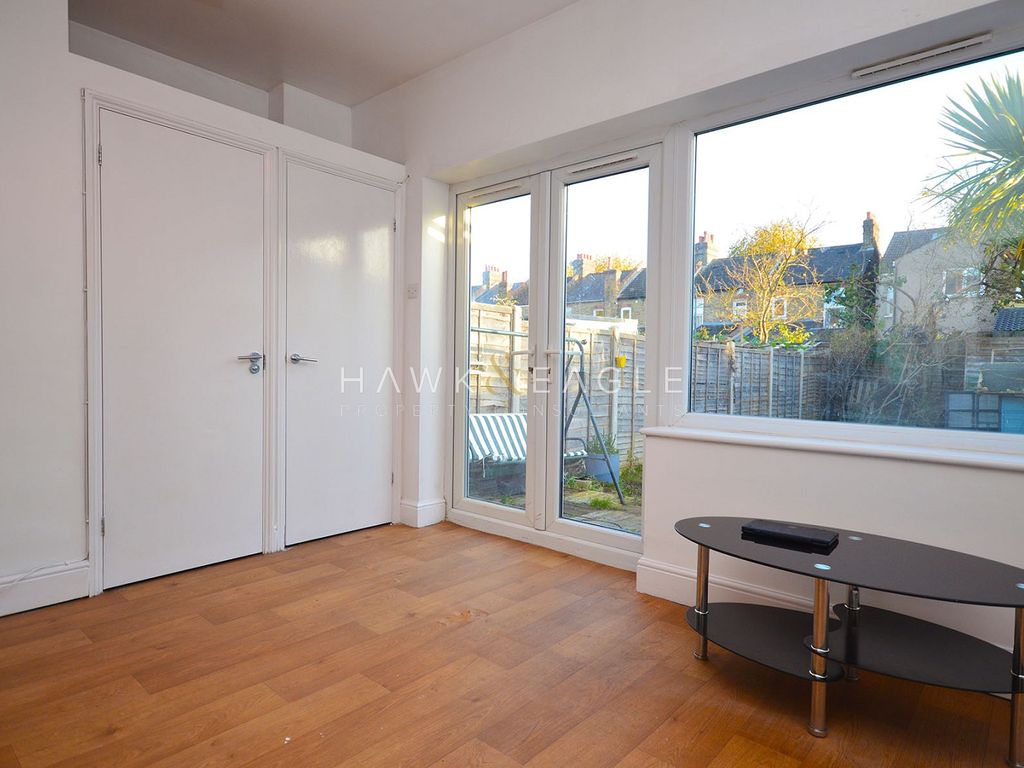 3 bed property to rent in Henniker Gardens, London, Greater London. E6, £1,950 pcm