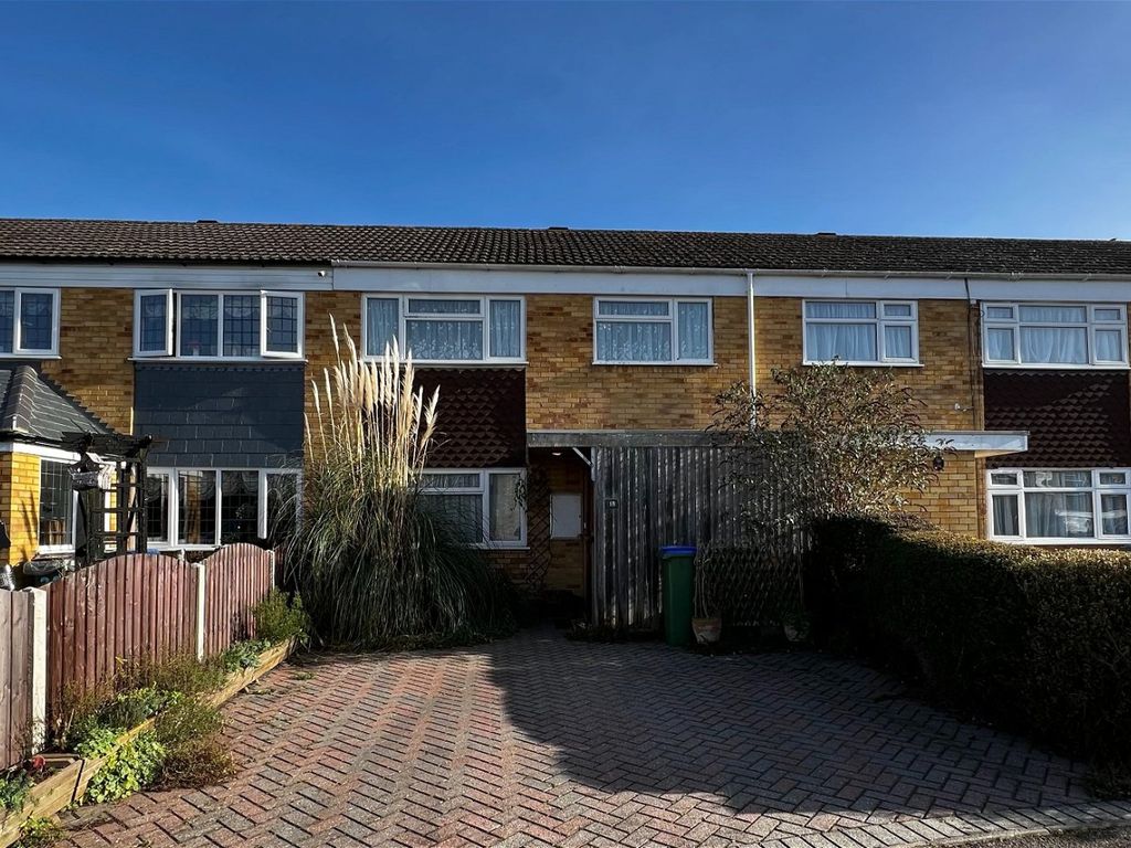 3 bed terraced house for sale in Bennett Close, Cobham KT11, £425,000