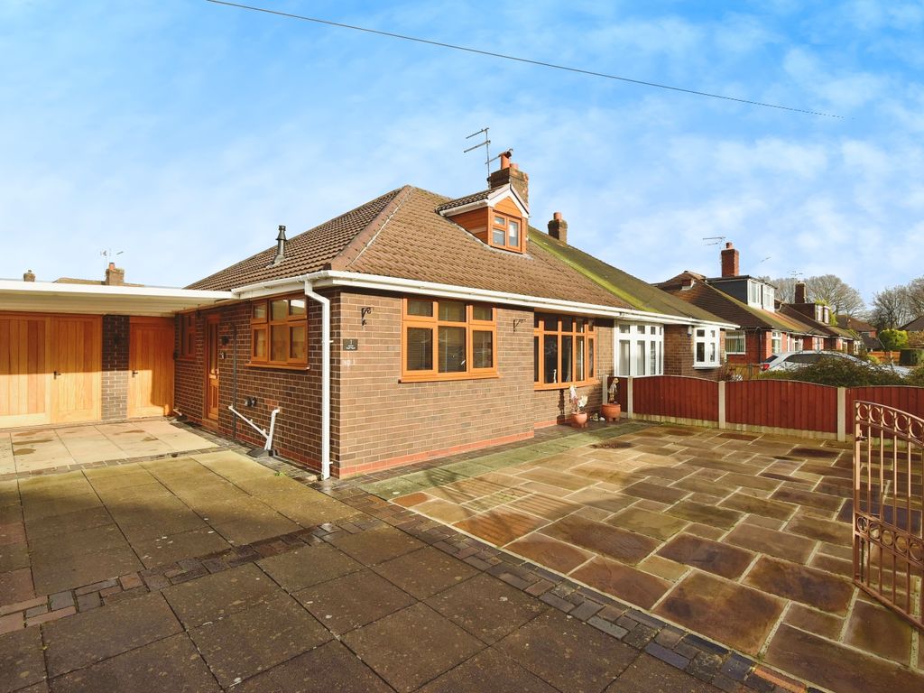 2 bed bungalow for sale in Craig Walk, Alsager ST7, £250,000