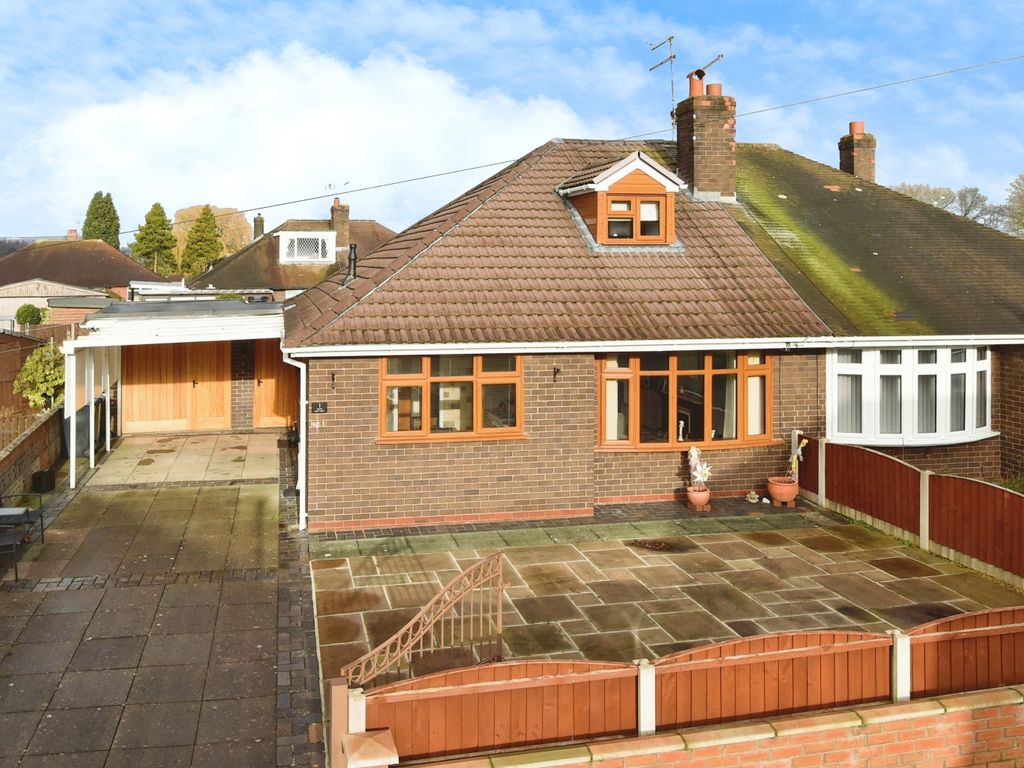 2 bed bungalow for sale in Craig Walk, Alsager ST7, £250,000