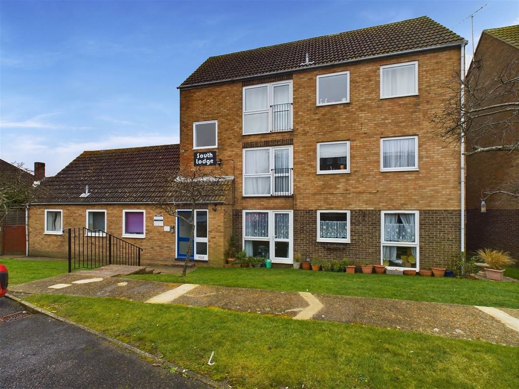 2 bed flat for sale in South Lodge, Cokeham Road, Sompting, Lancing BN15, £180,000