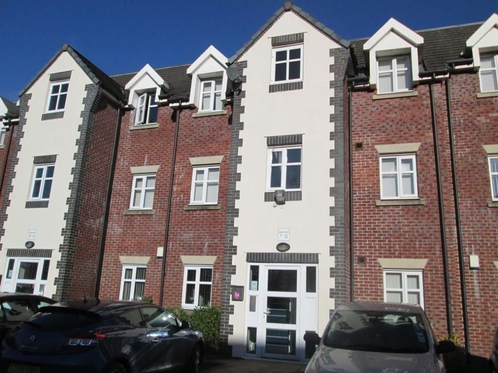 2 bed flat to rent in Manchester Road, Swinton, Manchester M27, £950 pcm