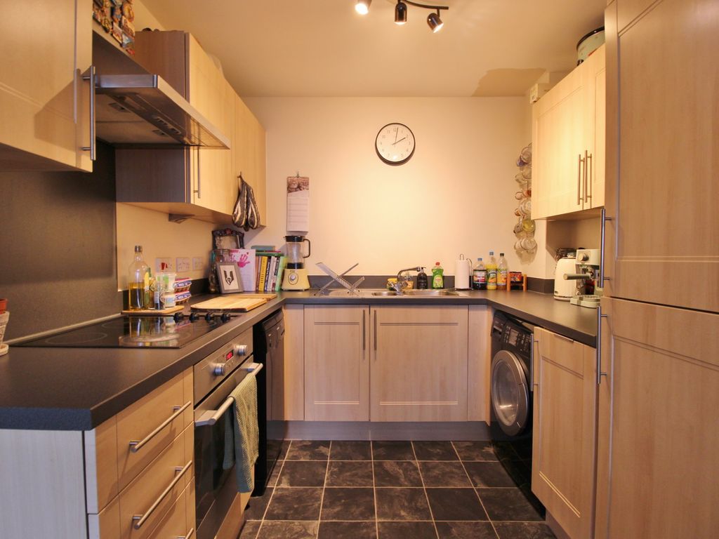 1 bed flat for sale in Fratton Way, Southsea PO4, £142,500