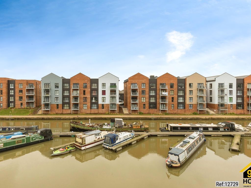 2 bed flat for sale in Hobbs Way, Gloucester GL2, £67,500