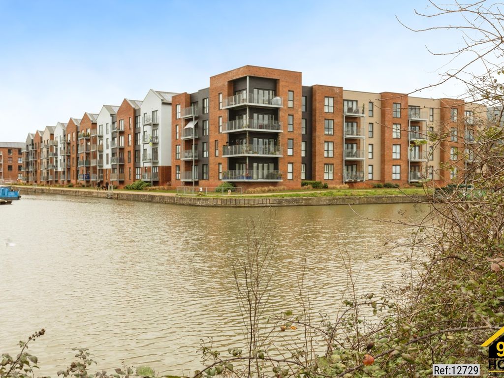 2 bed flat for sale in Hobbs Way, Gloucester GL2, £67,500