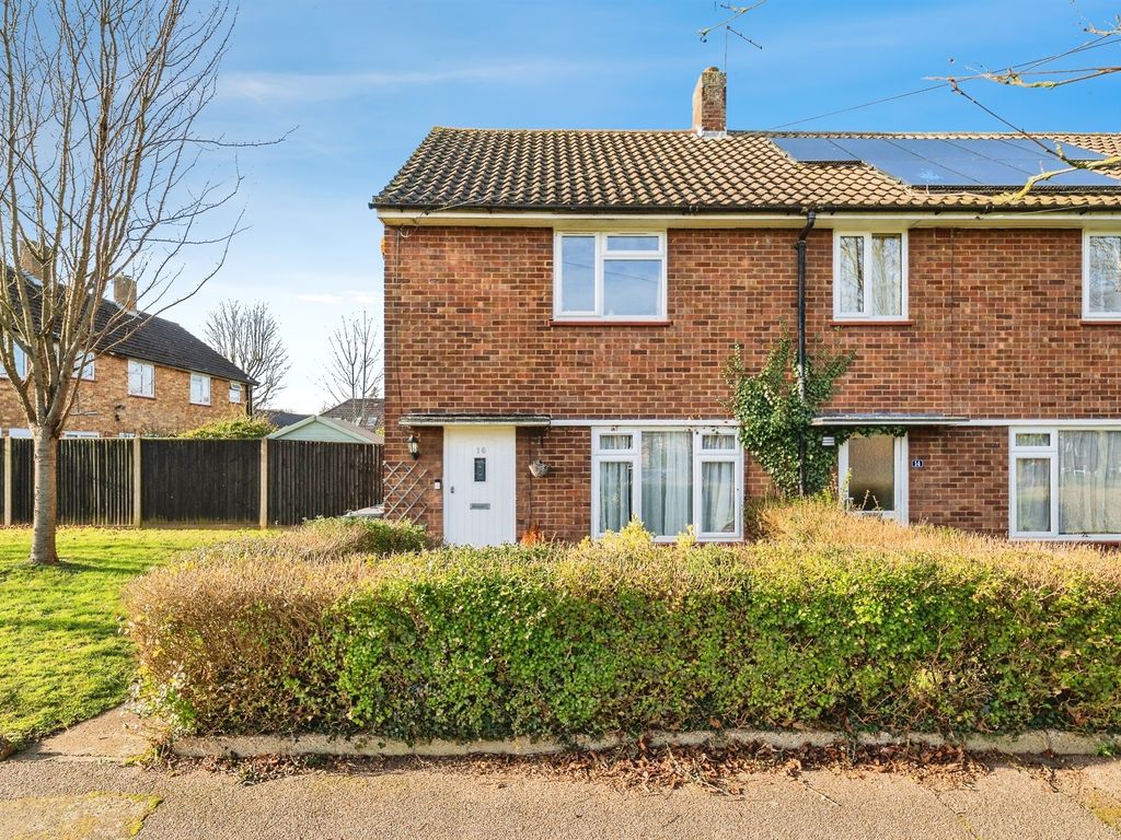 2 bed end terrace house for sale in Windsor Drive, Hertford SG14, £375,000