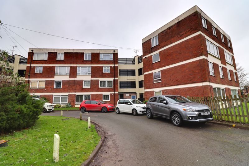 2 bed flat for sale in Pike Close, Stafford, Staffordshire ST16, £110,000