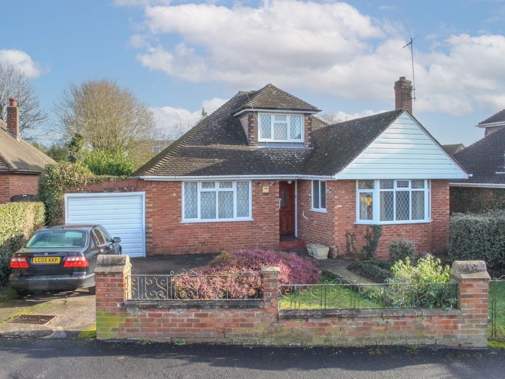2 bed detached bungalow for sale in Orchard Way, Stanbridge, Leighton Buzzard LU7, £500,000