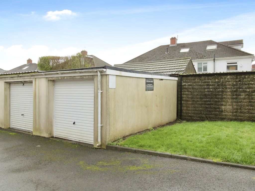 2 bed flat for sale in Heol Pentwyn, Cardiff CF14, £175,000