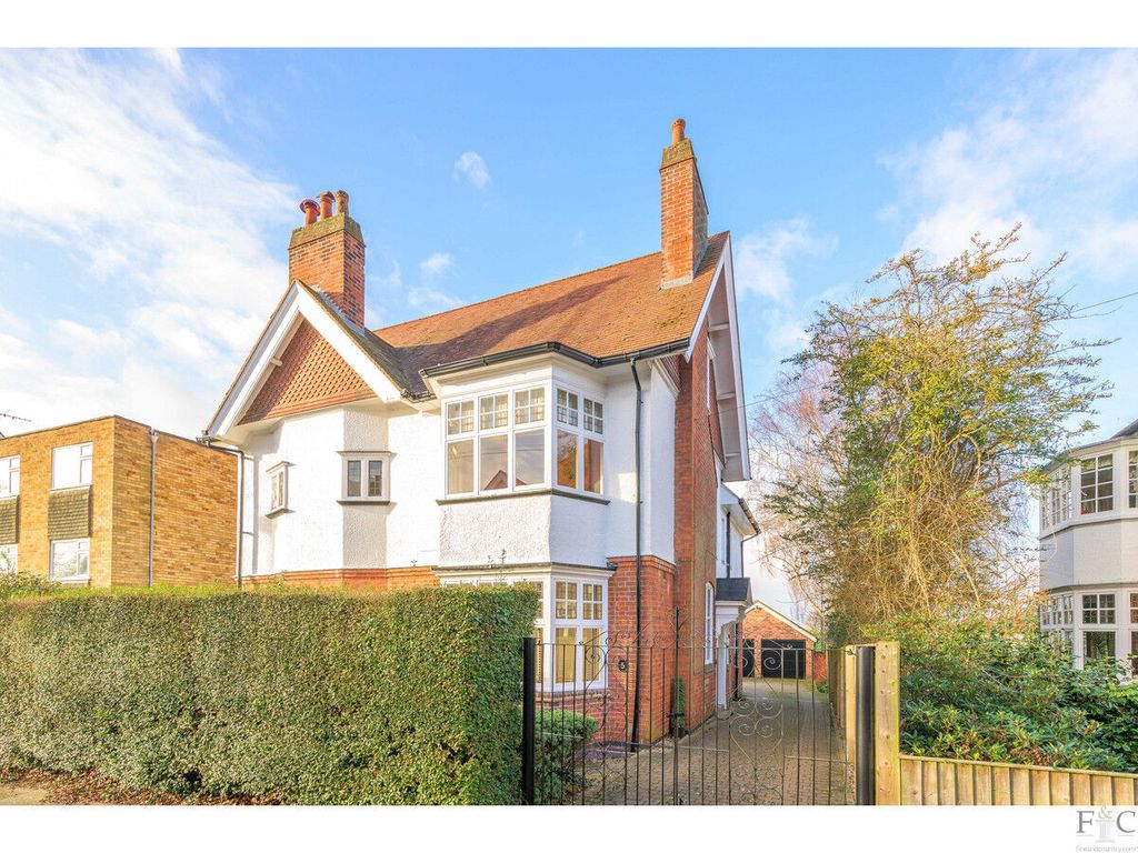 5 bed detached house for sale in Stoneygate Avenue, Leicester LE2, £875,000