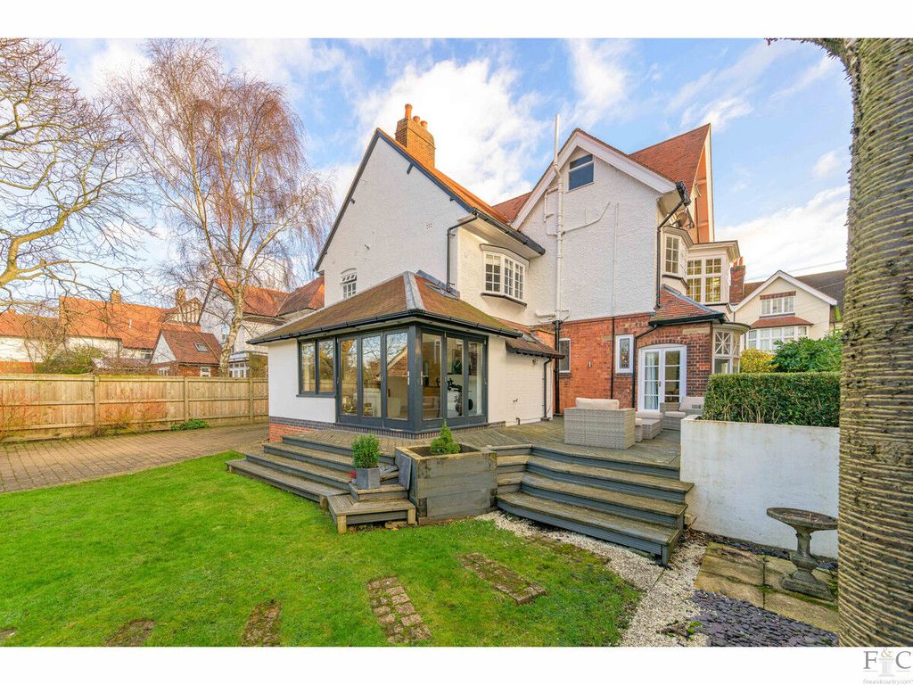 5 bed detached house for sale in Stoneygate Avenue, Leicester LE2, £875,000