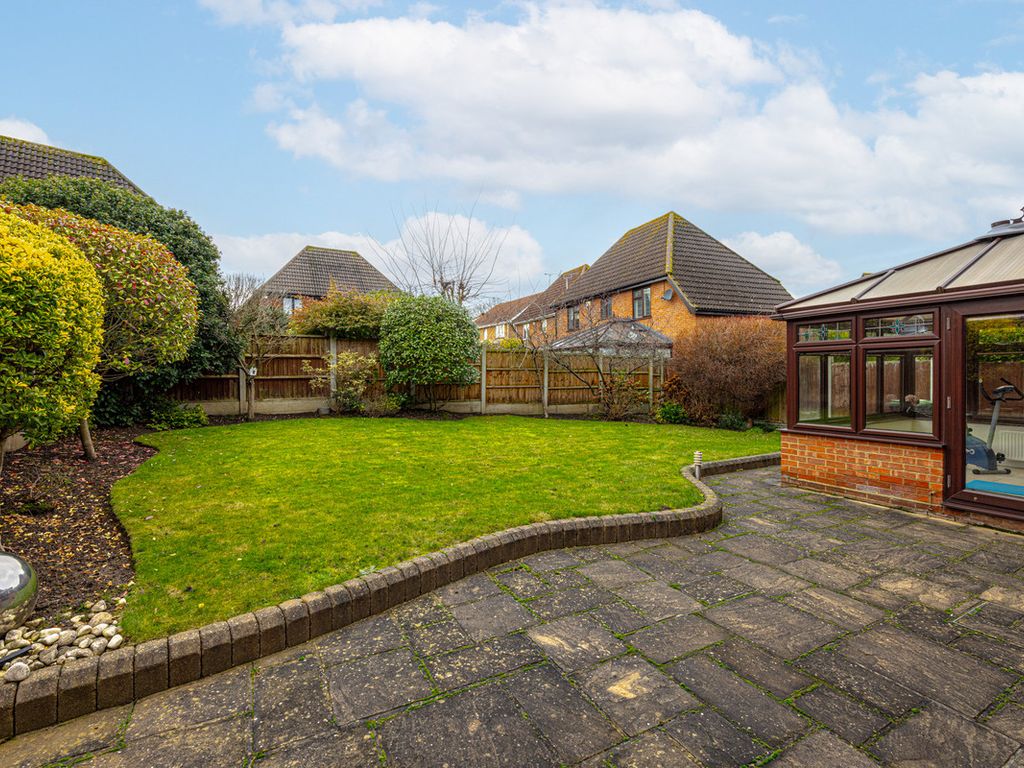 4 bed detached house for sale in Four Sisters Way, Leigh-On-Sea SS9, £550,000