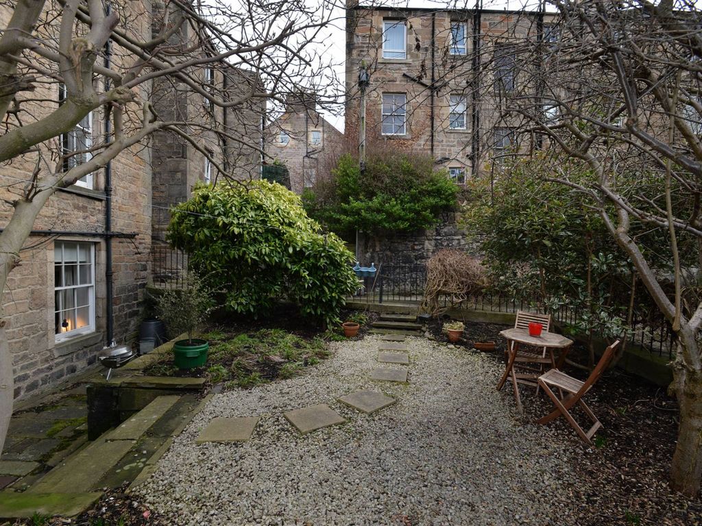 3 bed flat for sale in Gayfield Square, New Town, Edinburgh EH1, £475,000