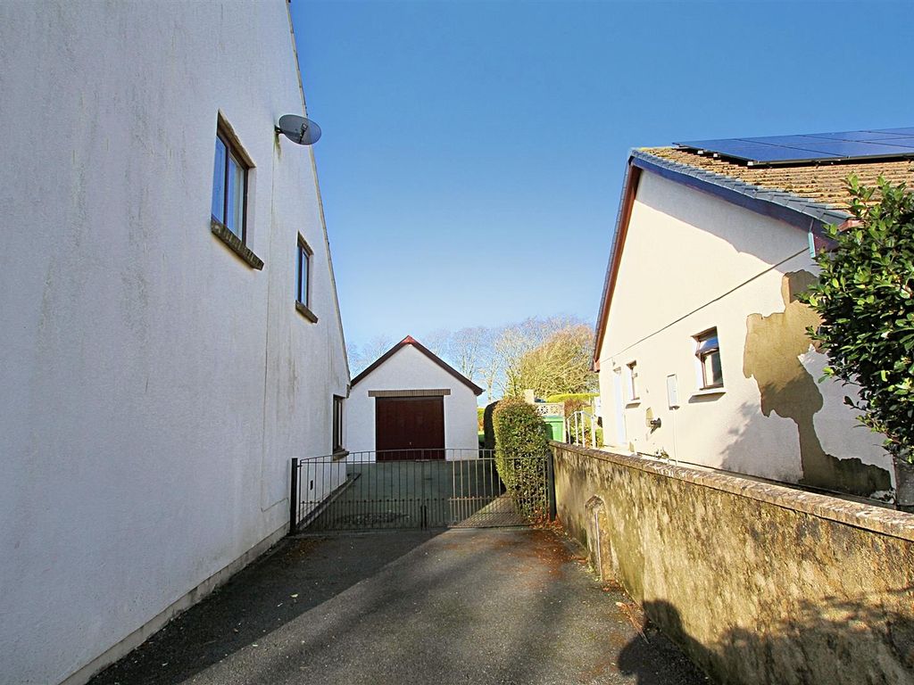 4 bed farm for sale in Beulah, Newcastle Emlyn SA38, £650,000