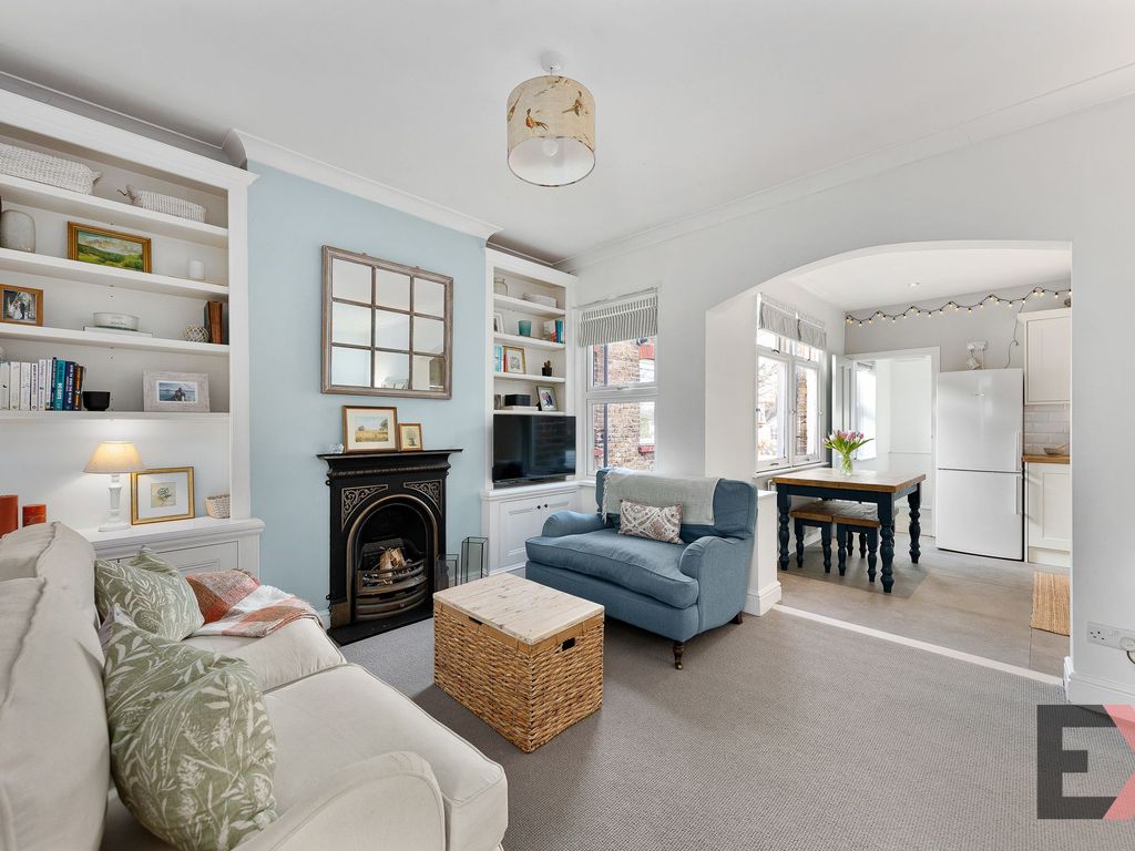2 bed flat for sale in Blandford Road, Beckenham BR3, £400,000