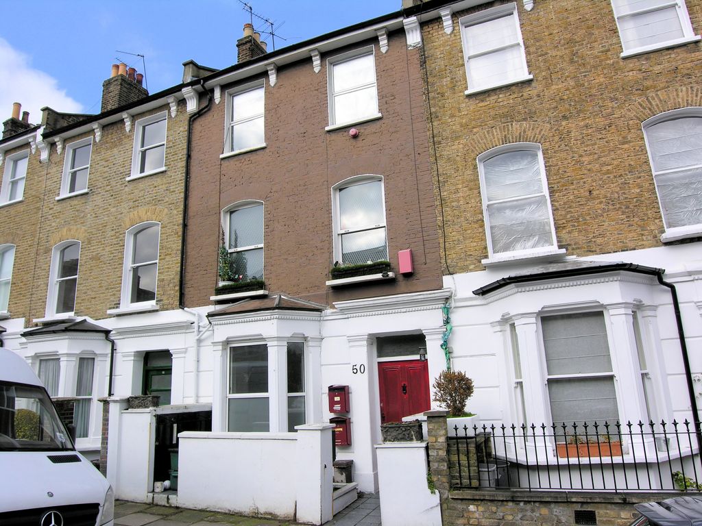 2 bed flat for sale in Woodsome Road, Dartmouth Park, London NW5, £499,950
