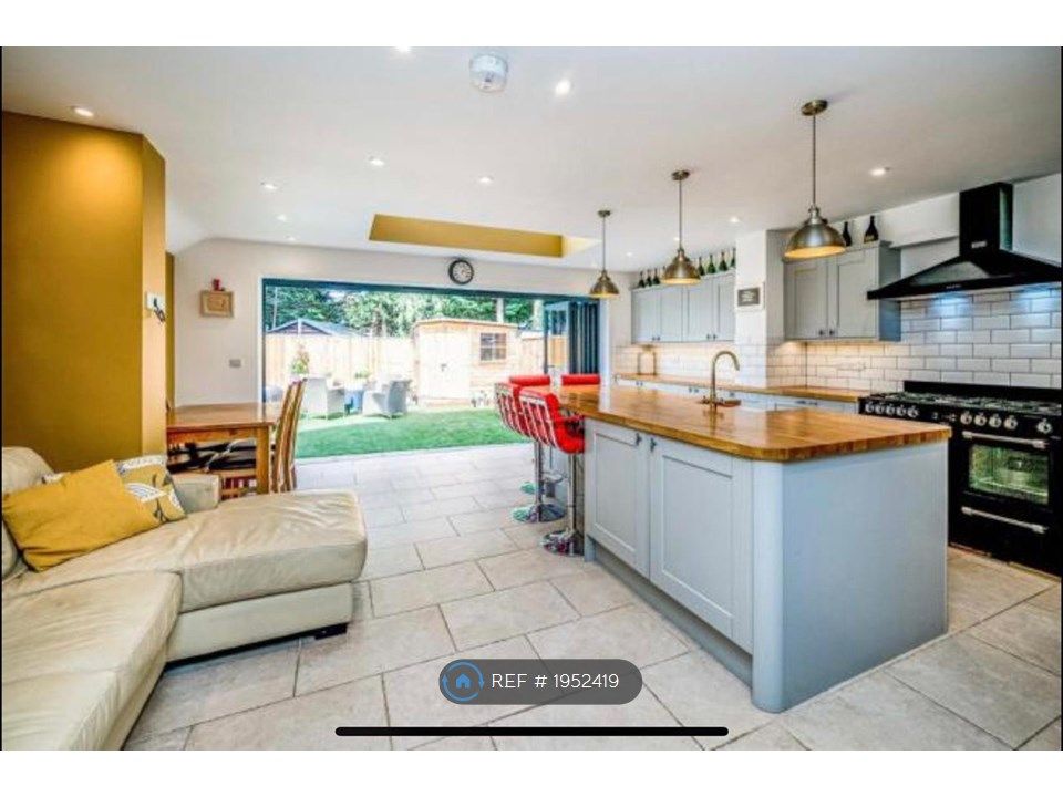 3 bed semi-detached house to rent in Montague Close, Farnham Royal SL2, £2,750 pcm
