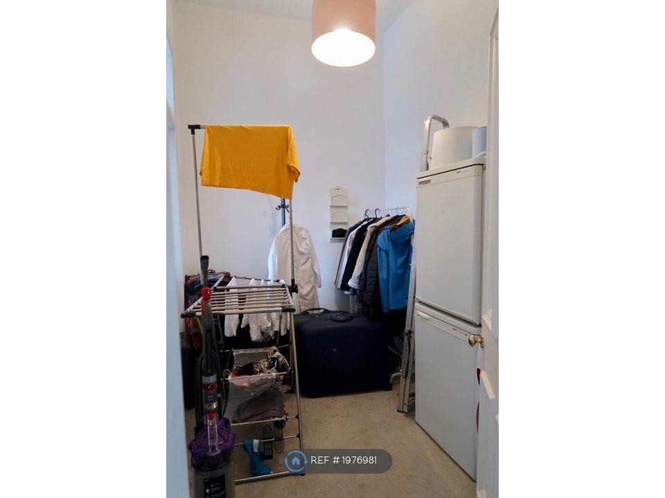 3 bed flat to rent in Parkside Terrace, Edinburgh EH16, £2,400 pcm