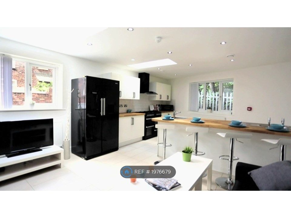 7 bed detached house to rent in Stanton Road, Liverpool L18, £511 pcm