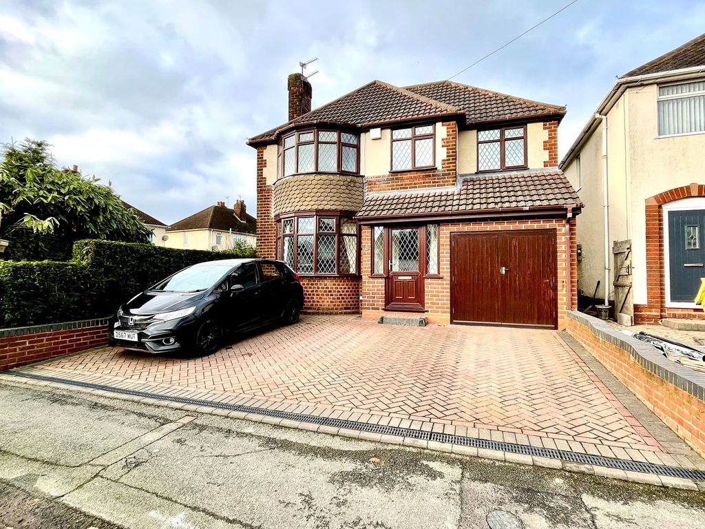 3 bed detached house for sale in Beechwood Avenue, Wednesfield, Wolverhampton WV11, £310,000