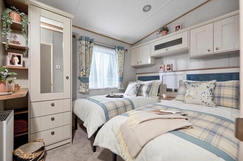 2 bed lodge for sale in Malton Road, Pickering YO18, £119,995