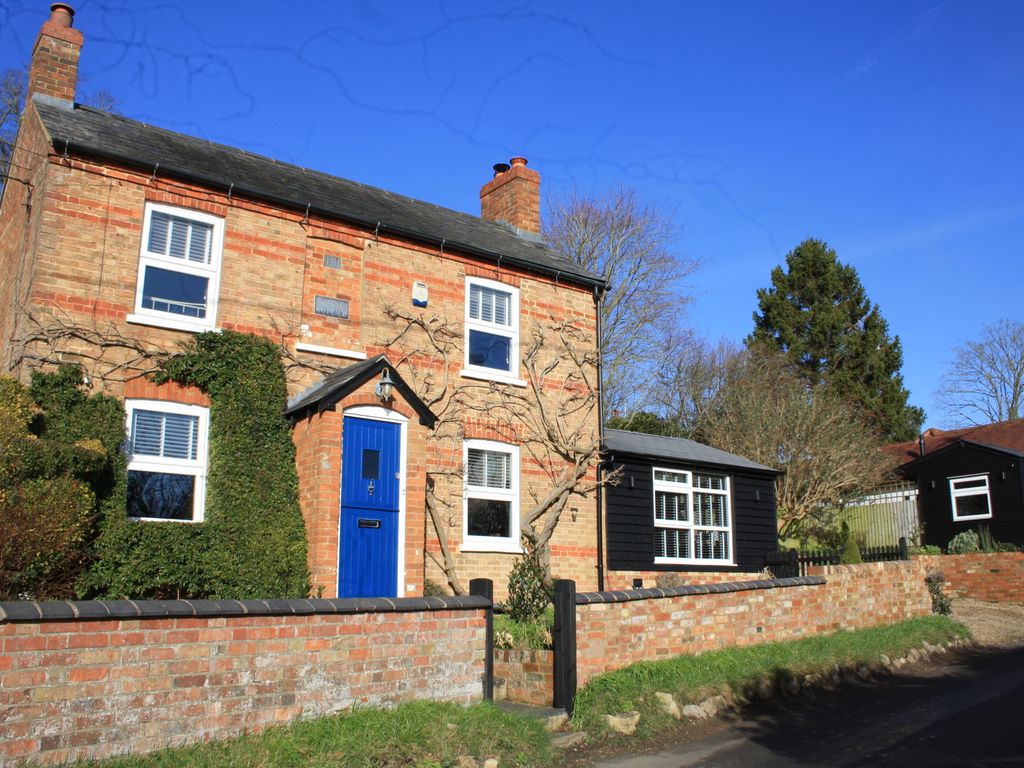 3 bed detached house for sale in Main Street, Adstock, Buckingham MK18, £575,000