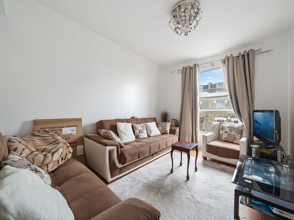1 bed flat for sale in Hornsey Road, London N19, £360,000