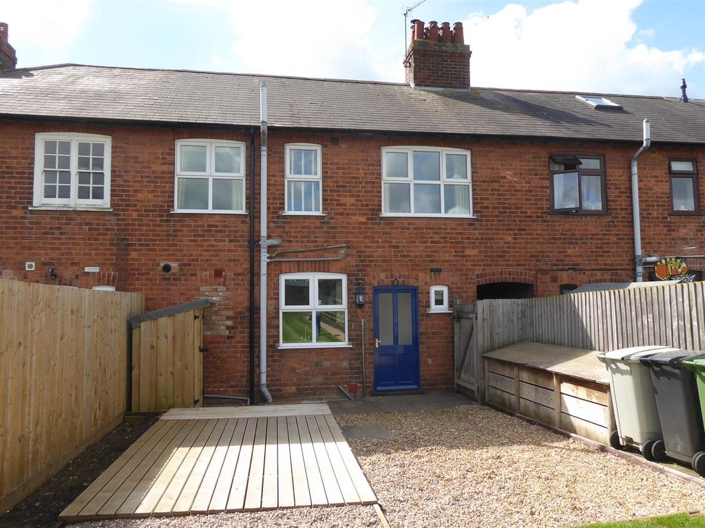 3 bed terraced house to rent in Station Road, Oakham, Rutland LE15, £850 pcm