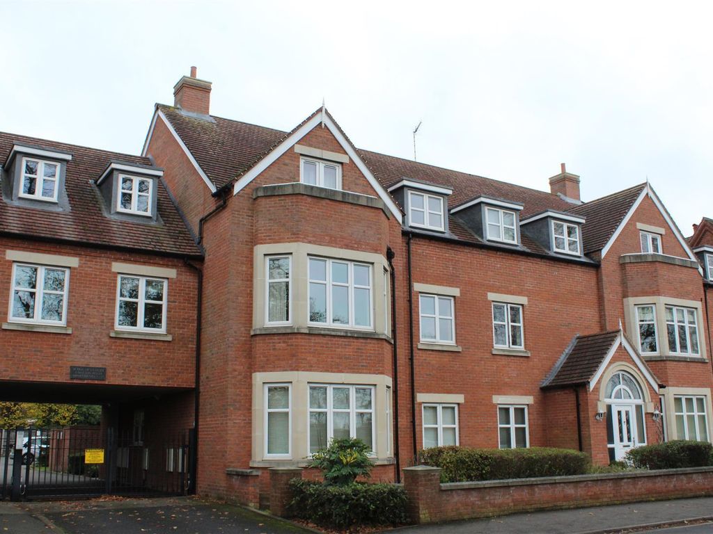 2 bed flat to rent in Scholars Court, Dalton Road, Coventry CV5, £950 pcm