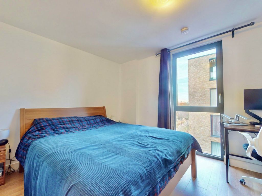 1 bed flat for sale in Albatross Way, Canada Water, London, Greater London SE16, £450,000