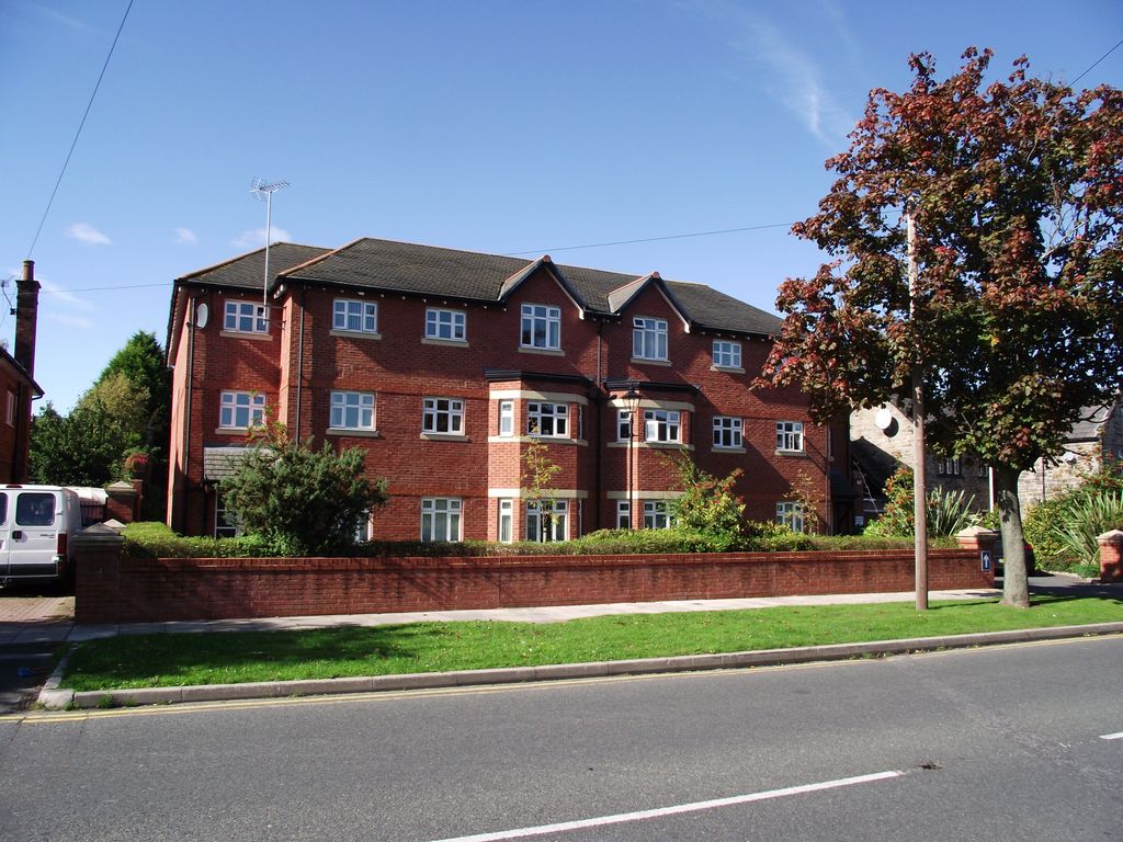 2 bed flat to rent in Teehey Lane, Higher Bebington, Wirral CH63, £795 pcm