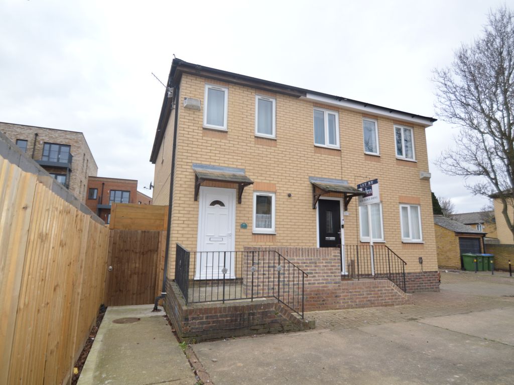 2 bed semi-detached house for sale in Camelot Close, London SE28, £319,995