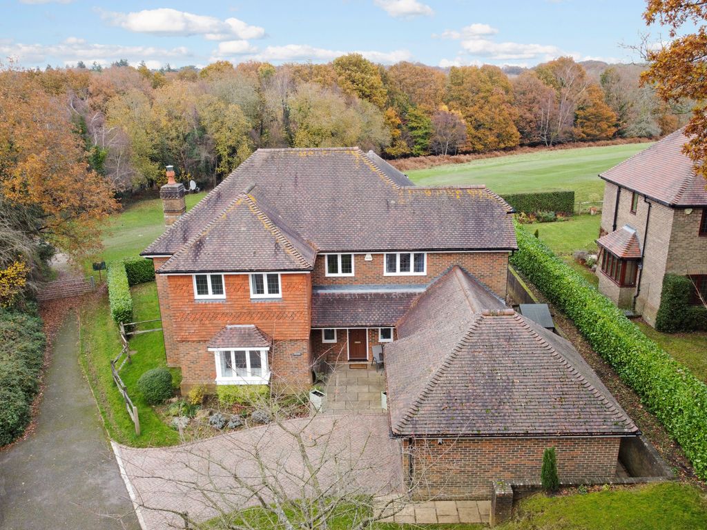 5 bed detached house for sale in Golding Lane, Mannings Heath RH13, £1,275,000