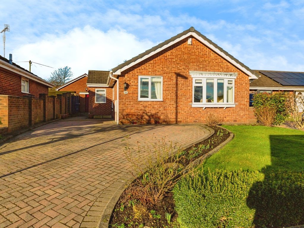 3 bed detached bungalow for sale in Longfield Drive, Ravenfield, Rotherham S65, £320,000