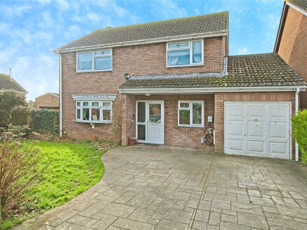 4 bed detached house for sale in Castle Gardens, Caldicot, Monmouthshire NP26, £380,000