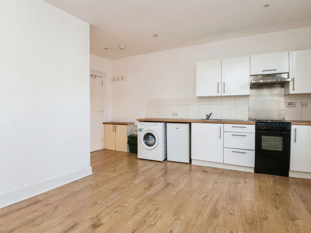 1 bed flat for sale in Iron Bridge, Exeter EX4, £130,000