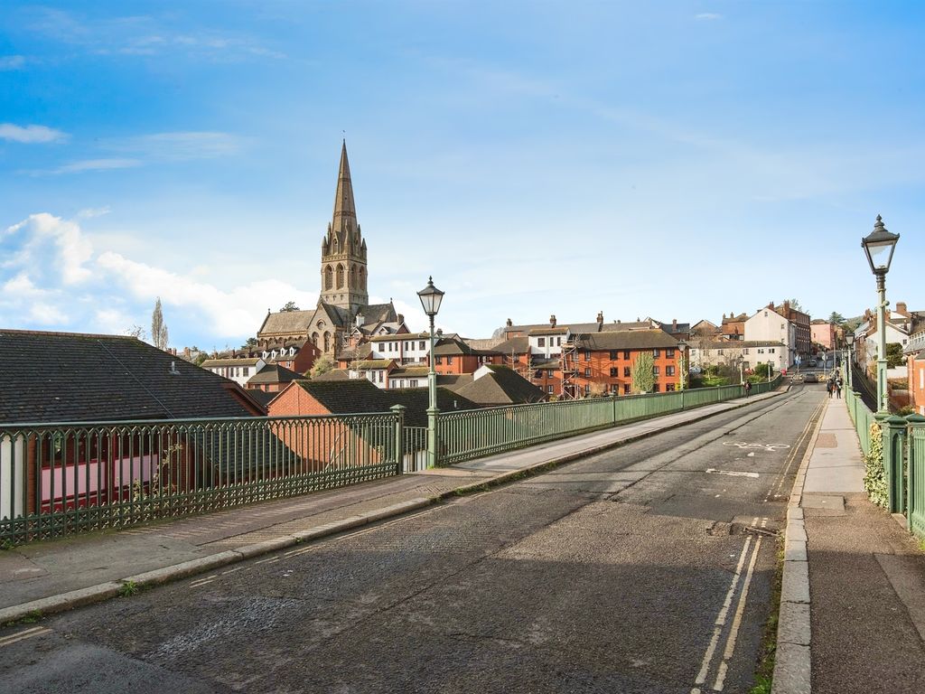 1 bed flat for sale in Iron Bridge, Exeter EX4, £130,000