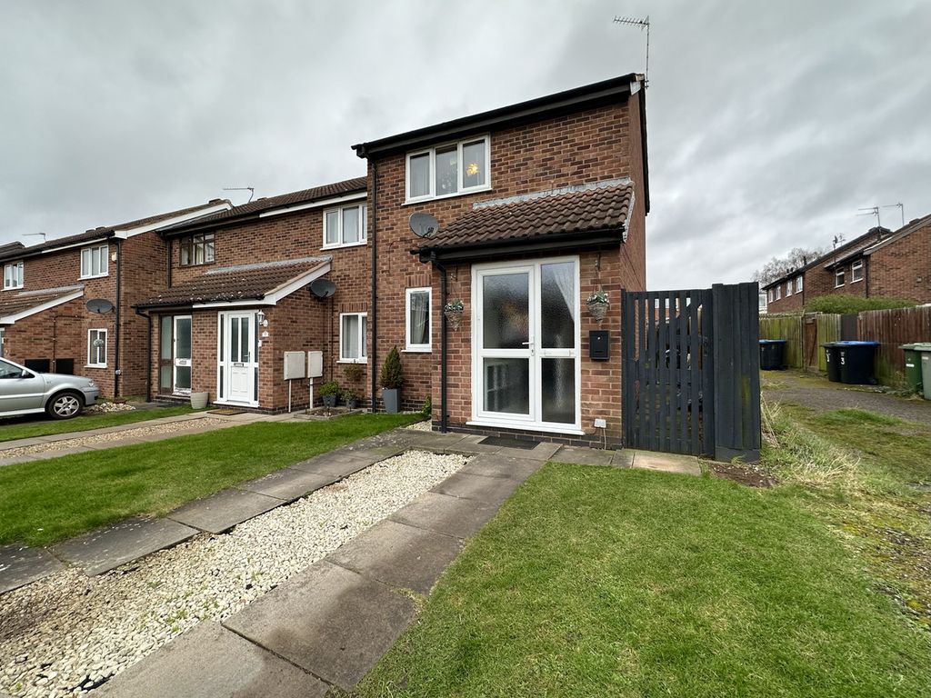 2 bed end terrace house for sale in Fern Close, Leicester LE7, £200,000