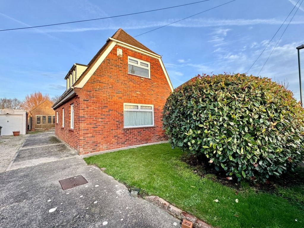 2 bed detached house for sale in 26 Pevensey Road, Bognor Regis, West Sussex PO21, £210,000