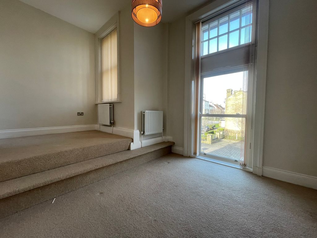 2 bed flat to rent in Buckden Court, 1 Jackson Walk, Ilkley LS29, £850 pcm